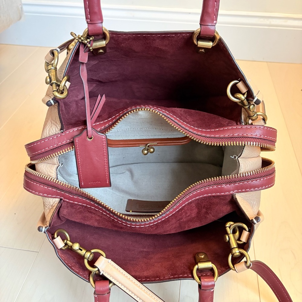 Retail Coach 1941 Rogue 30 Beechwood with leather appliqué rhinestone. - Picture 12 of 16